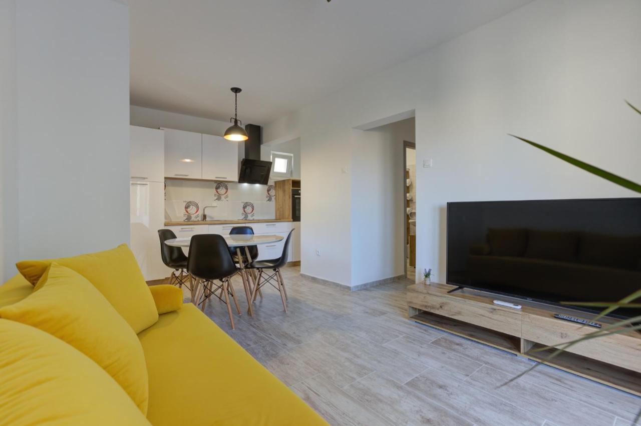 Demi Apartment Senj  Luaran gambar