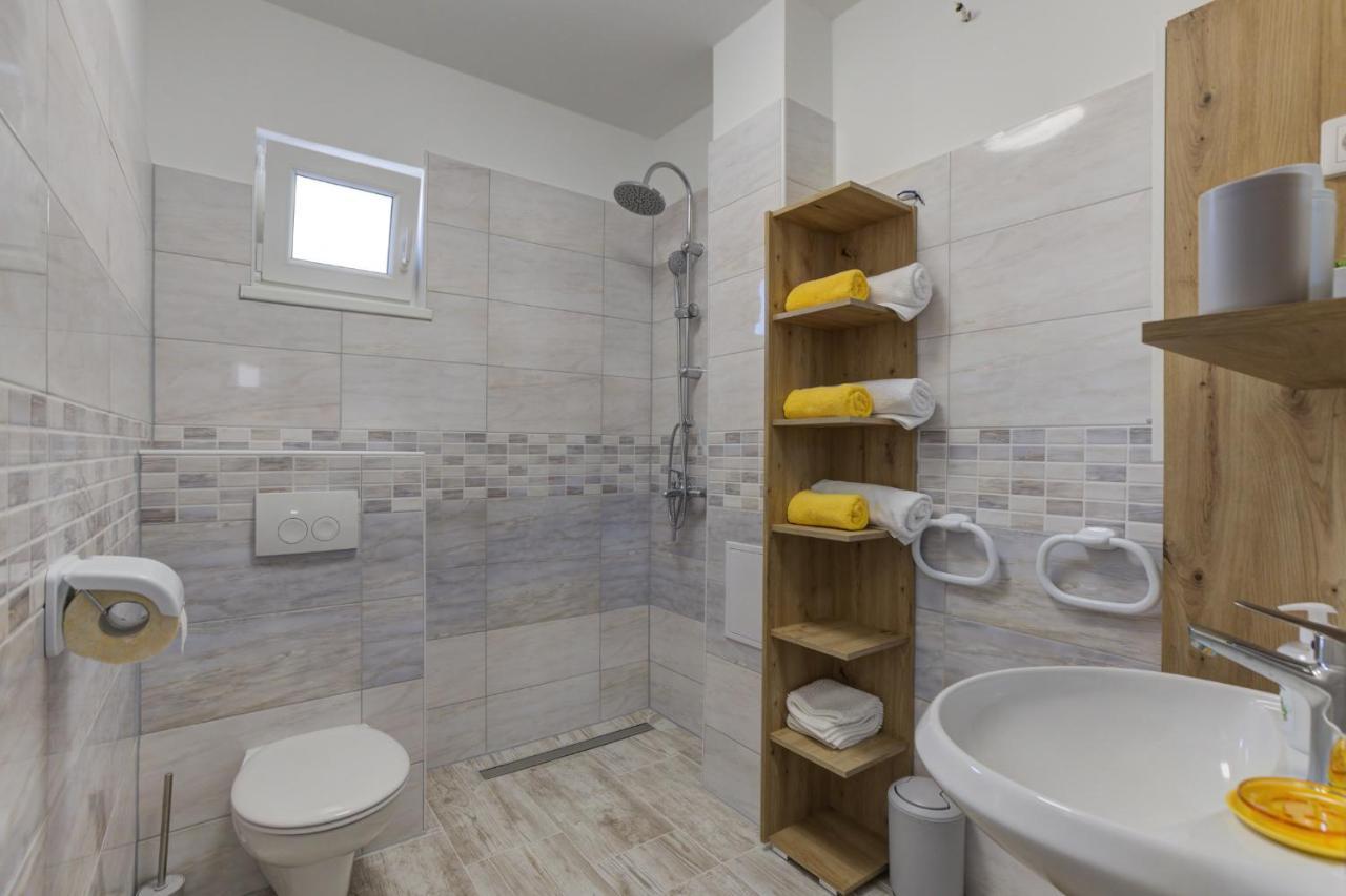 Demi Apartment Senj  Luaran gambar