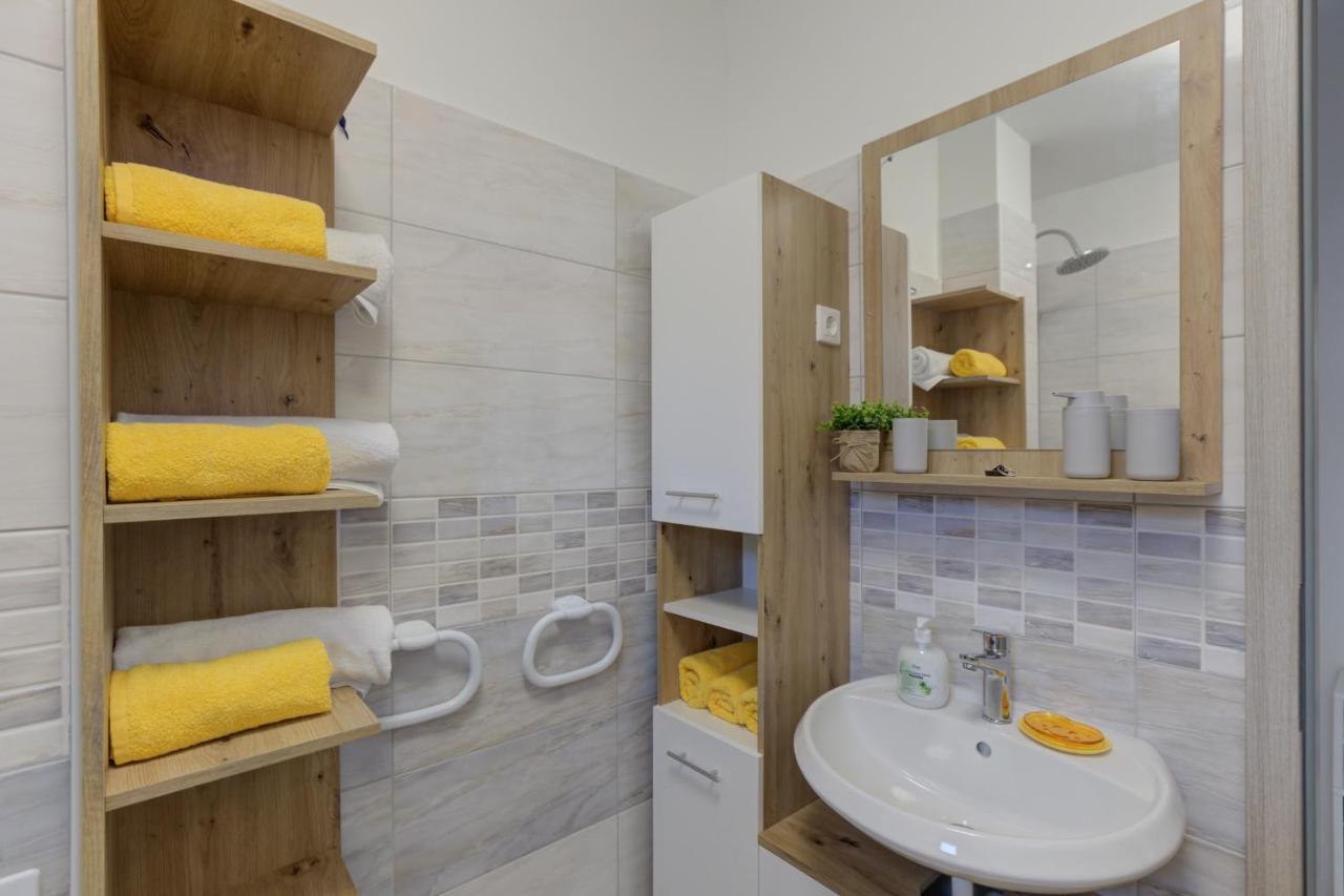 Demi Apartment Senj  Luaran gambar