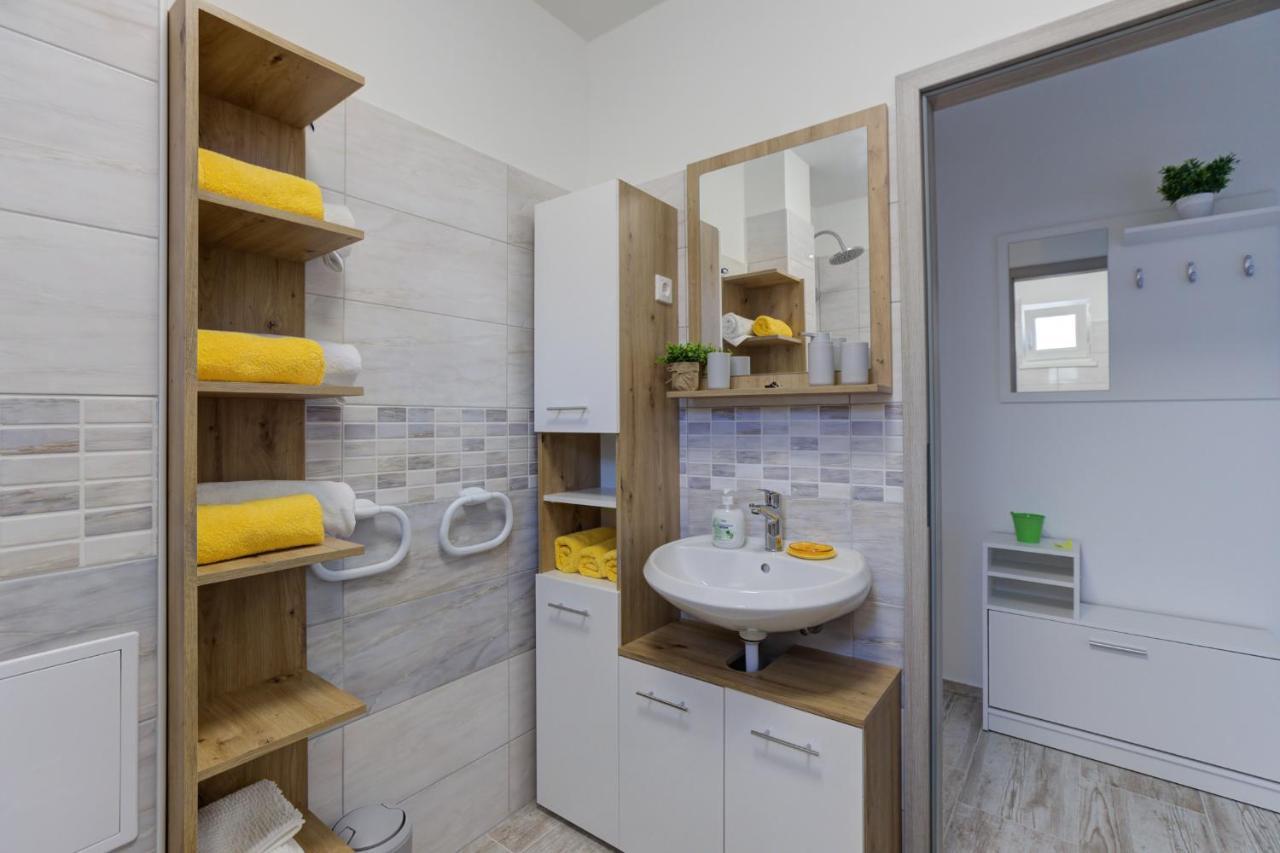 Demi Apartment Senj  Luaran gambar