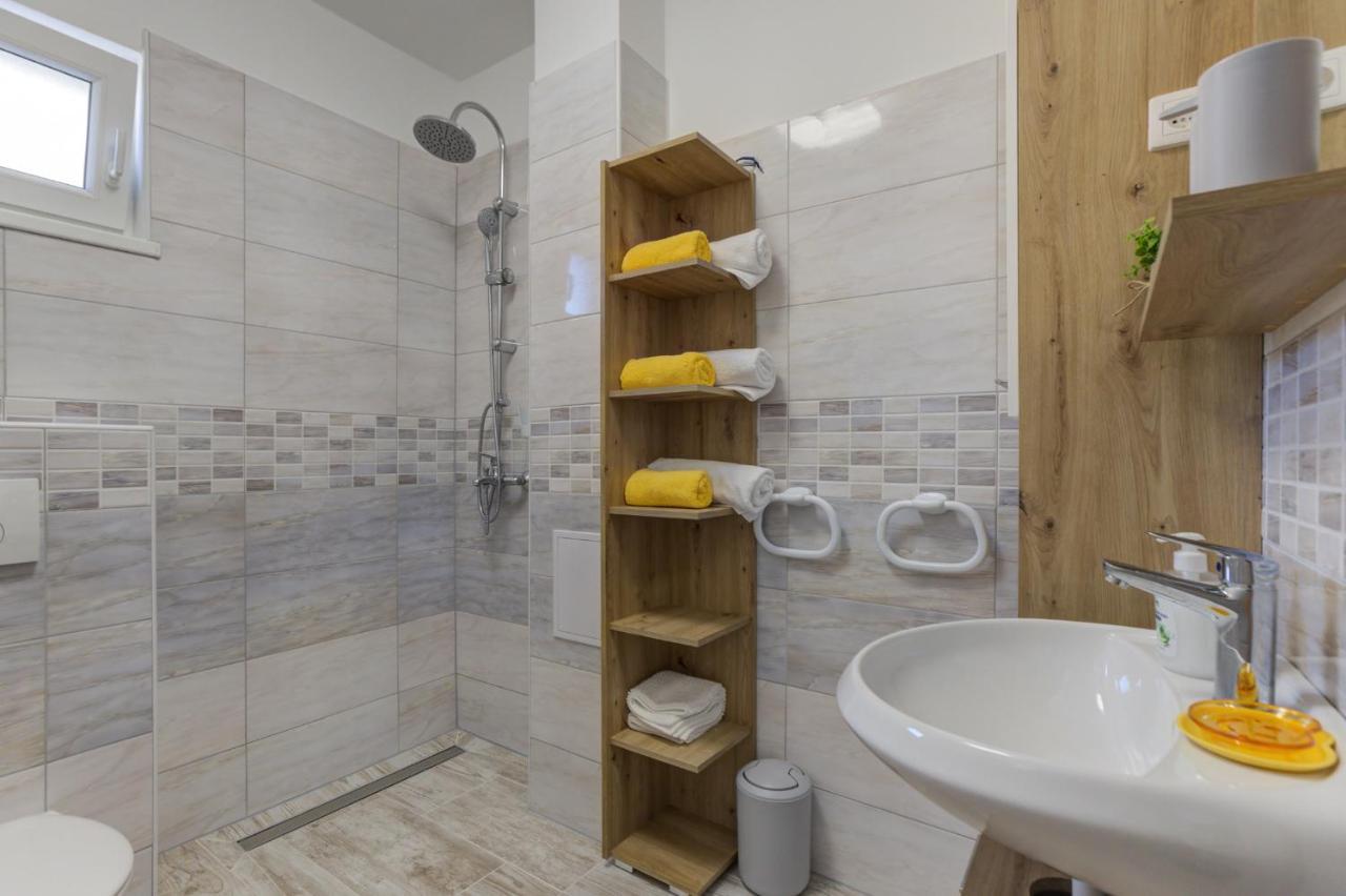 Demi Apartment Senj  Luaran gambar